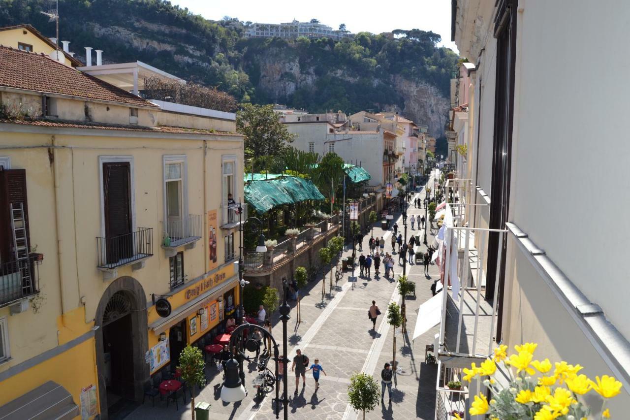 La Piccola Sorrento Hotell Exteriör bild